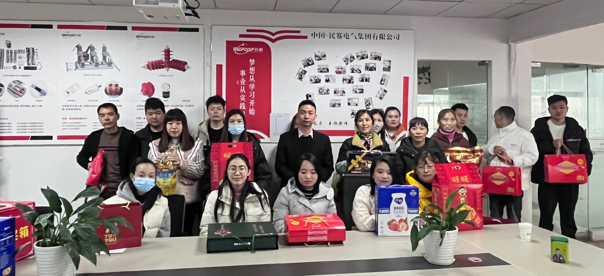 ����������һ����Ա������